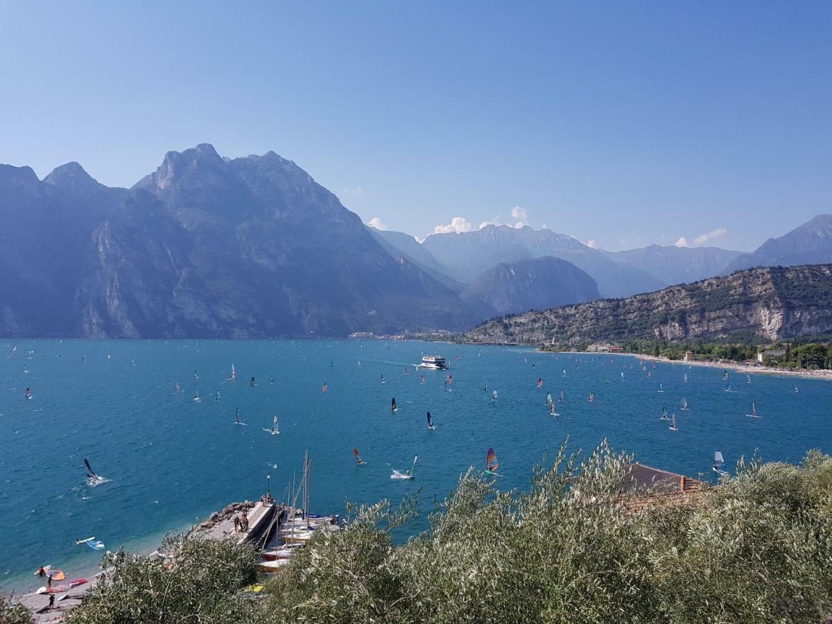 Torbole Lake Front Torbole Sul Garda Bagian luar foto